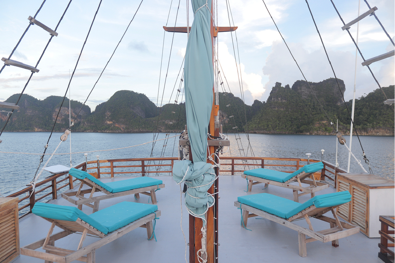sun deck Blue Dream Phinisi Liveaboard - Indonesia